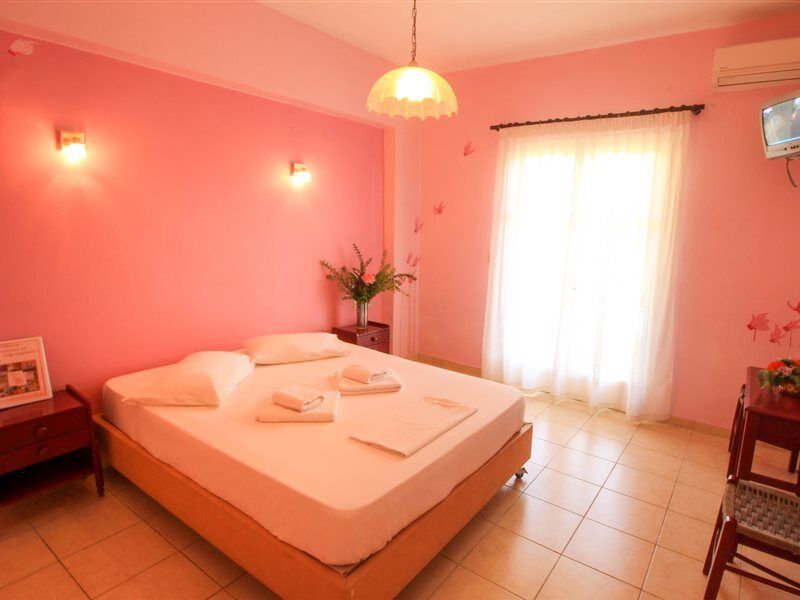 Bella Vista Beach Hotel And Studios Benitses  Zewnętrze zdjęcie